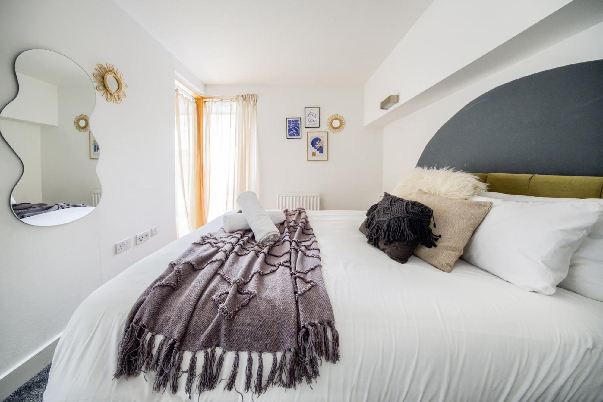 Coventry Large 4-Bed Townhouse By Empower Homes Extérieur photo