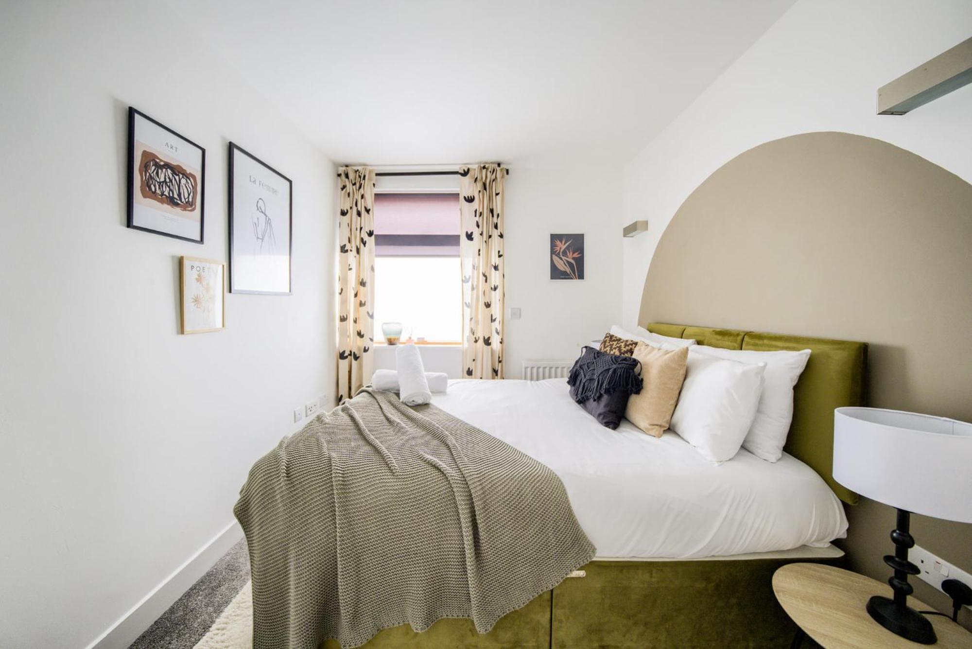 Coventry Large 4-Bed Townhouse By Empower Homes Extérieur photo