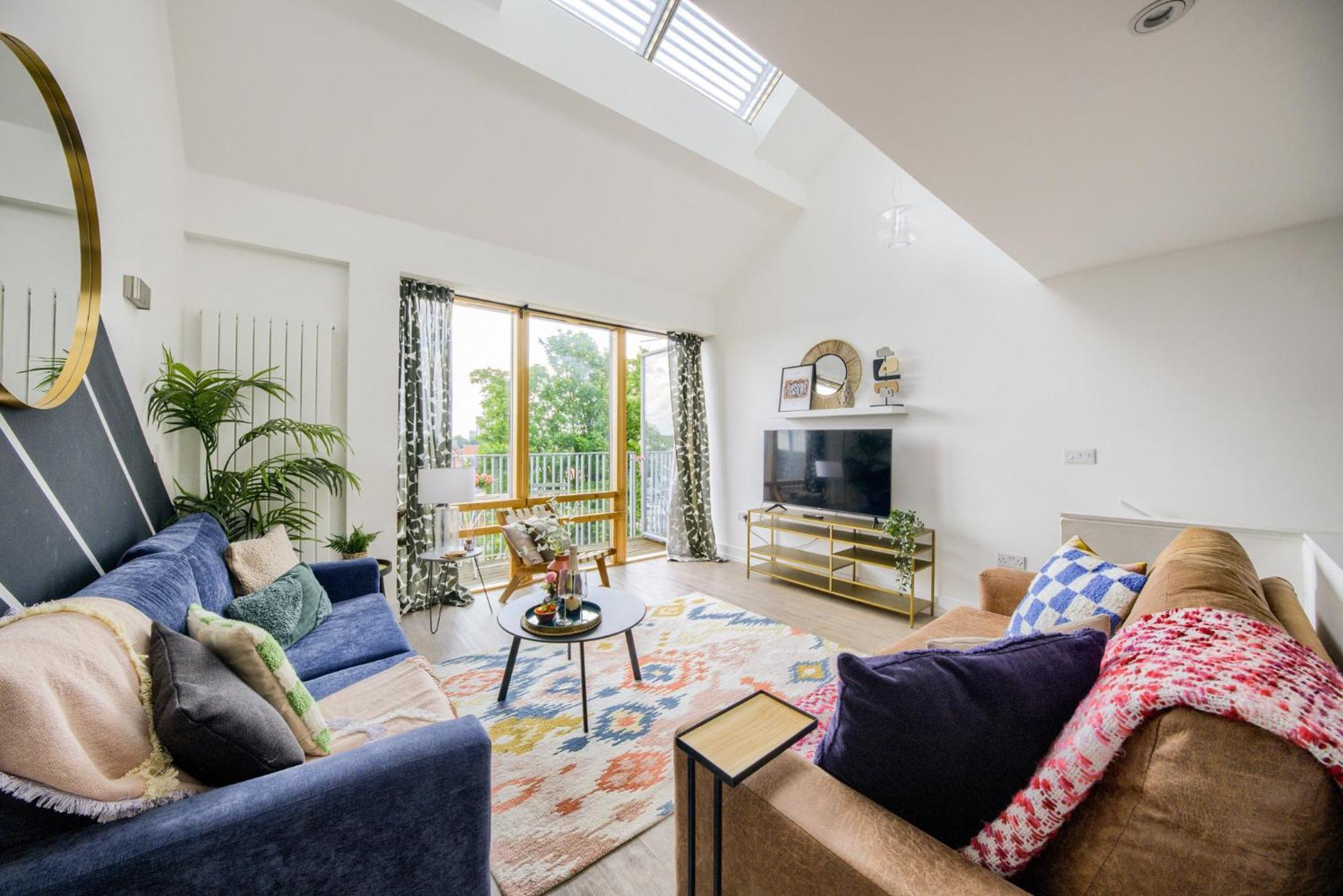 Coventry Large 4-Bed Townhouse By Empower Homes Extérieur photo