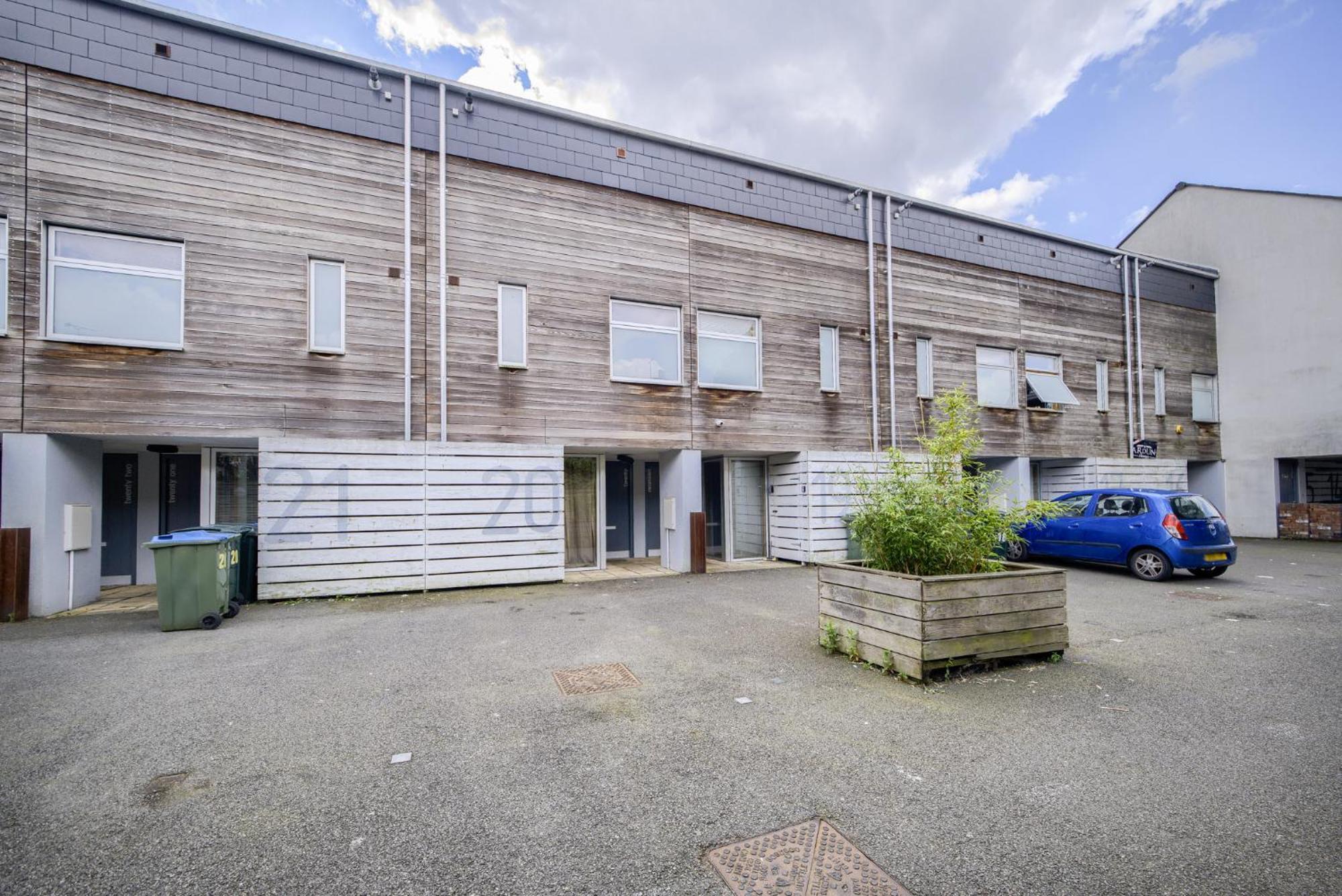 Coventry Large 4-Bed Townhouse By Empower Homes Extérieur photo