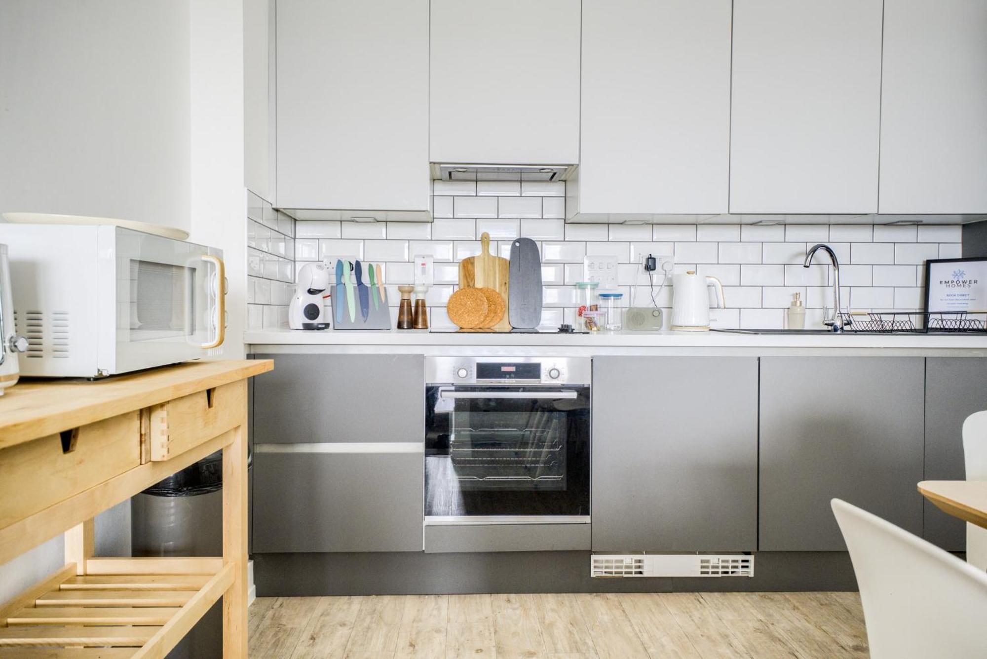 Coventry Large 4-Bed Townhouse By Empower Homes Extérieur photo