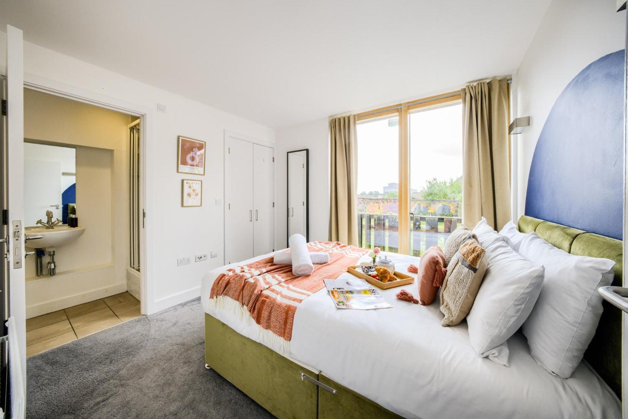 Coventry Large 4-Bed Townhouse By Empower Homes Extérieur photo