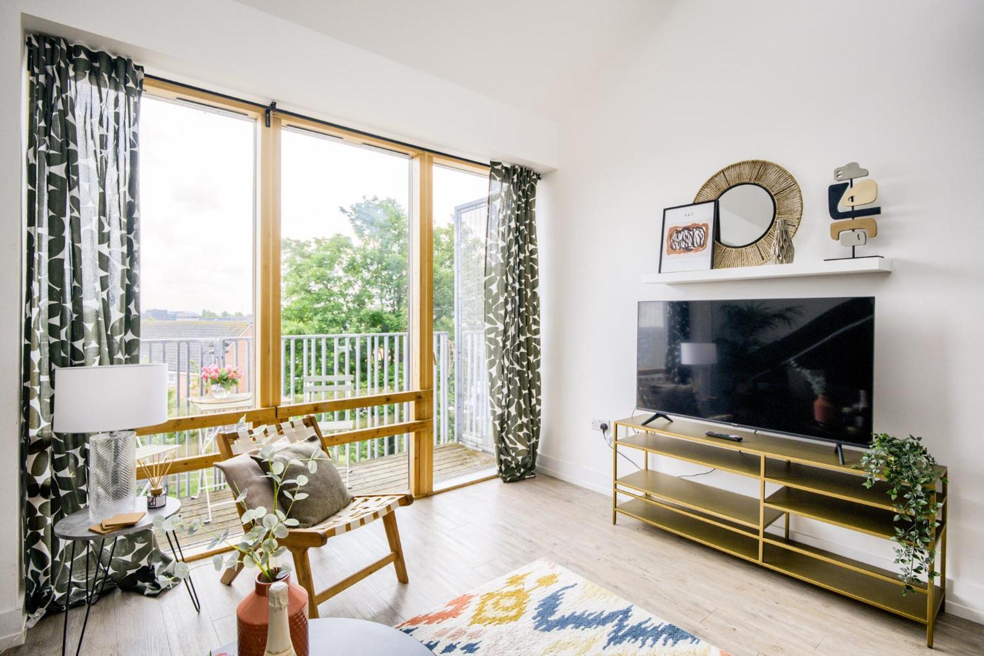 Coventry Large 4-Bed Townhouse By Empower Homes Extérieur photo